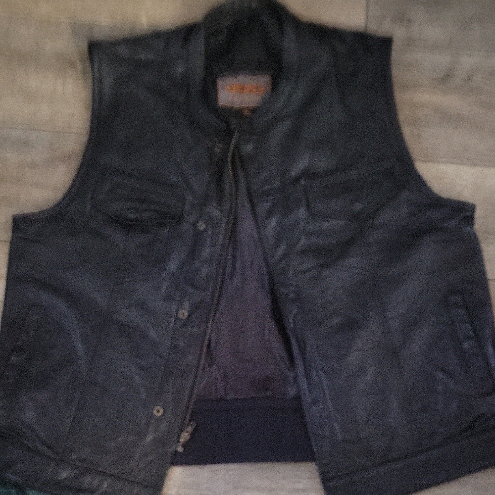 Unik Men's Dark Leather Vest